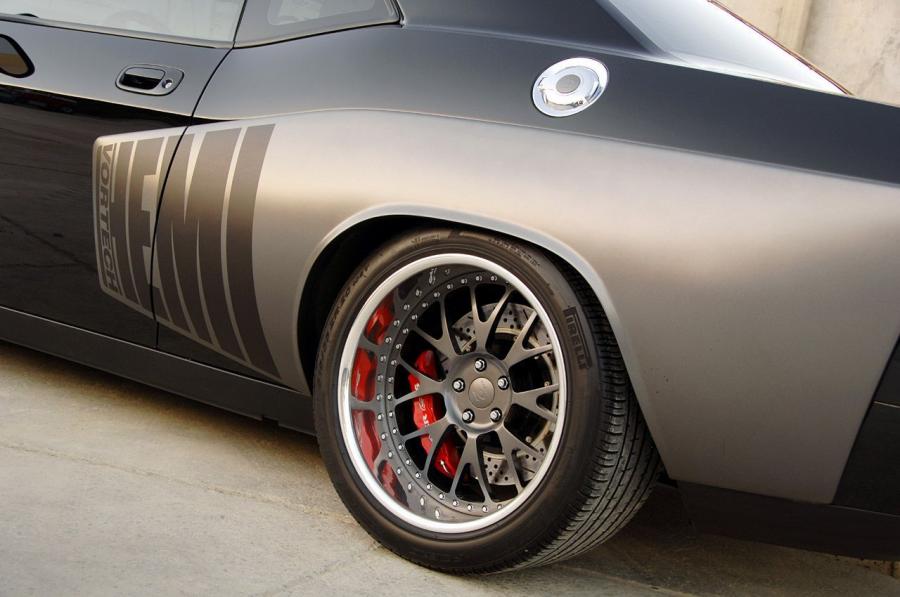  Dodge Challenger Widebody Classic Design Concepts 2009 года  (фото 32 из 34)